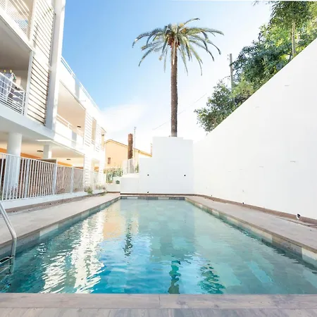 Bright And Stylish In Center 2 Bedrooms Антиб