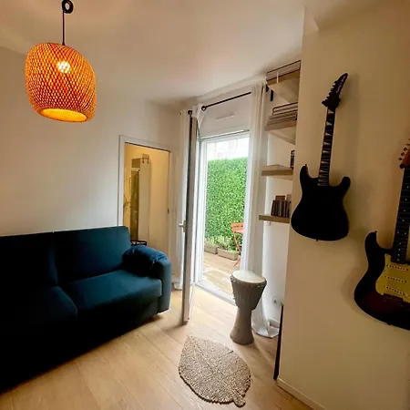 بيت للعطل Bright And Stylish In Center 2 Bedrooms *