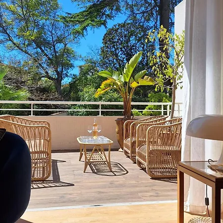 Bright And Stylish In Center 2 Bedrooms * أنتيب