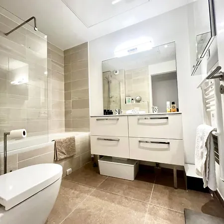 בית נופש Bright And Stylish In Center 2 Bedrooms *