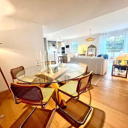 Bright And Stylish In Center 2 Bedrooms *