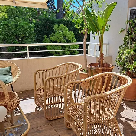 Sumptuous Renovated In Antibes