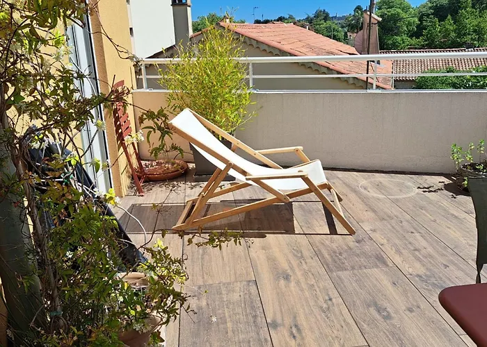 Holiday home Bright And Stylish In Center 2 Bedrooms *