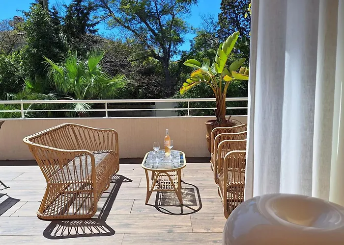 Bright And Stylish In Center 2 Bedrooms Holiday home *