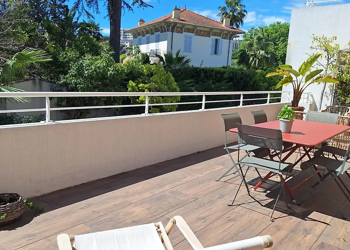 Holiday home Bright And Stylish In Center 2 Bedrooms *